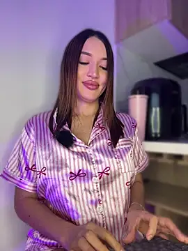 Bella-taylorr online show from 04-10-26, 06:07