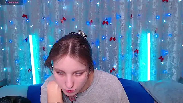 Leonaalove online show from 02-06-26, 12:08