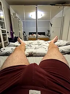 Snapshot of mikevanston chatting on 10-29-25, 08:10 mikevanston online show from 10-29-25, 08:10