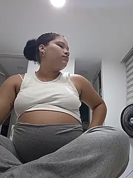Snapshot of Im_Venus chatting on 06-11-26, 02:44 Im Venus online show from 06-11-26, 02:44