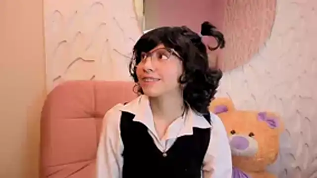 VioletxBloom online show from 04-06-26, 01:01