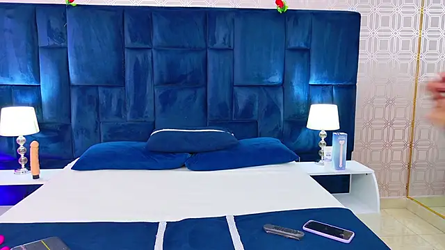 Samanta Isel online show from 10-13-25, 03:17