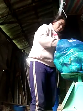 quynhkoolbae online show from 11-13-25, 01:48