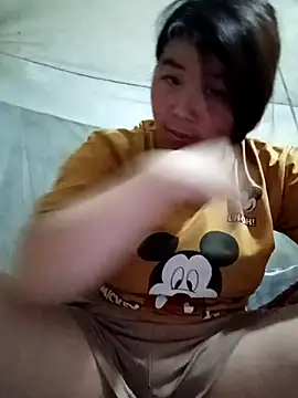 quynhkoolbae online show from 04-17-26, 01:25