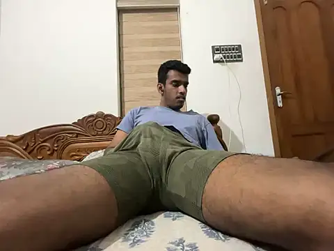 Snapshot of nivedthomas01 chatting on 02-11-26, 04:45 nivedthomas01 online show from 02-11-26, 04:45