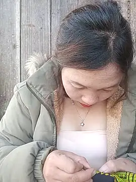 Snapshot of miumiu_00 chatting on 12-01-25, 03:00 miumiu 00 online show from 12-01-25, 03:00