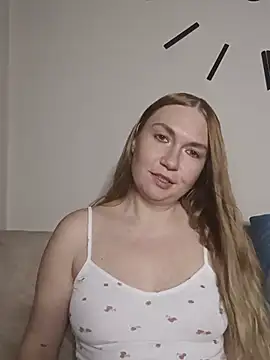 Snapshot of KisaVixen chatting on 06-19-26, 06:34 KisaVixen online show from 06-19-26, 06:34