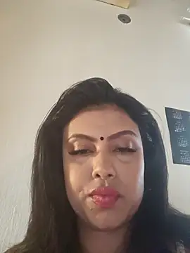 Indian GlowingMiax online show from 12-18-25, 05:24