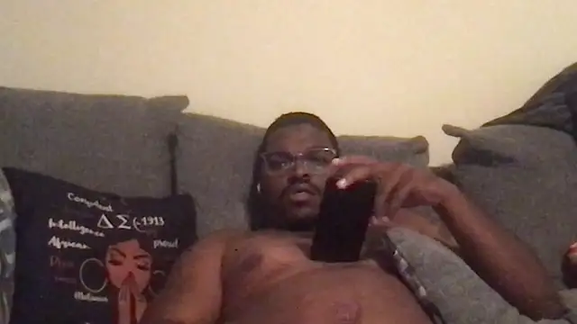 Snapshot of RichDaddy60 chatting on 10-20-25, 11:32 RichDaddy60 online show from 10-20-25, 11:32