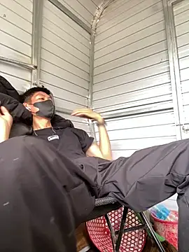 linh21107 online show from 10-26-25, 05:57