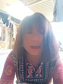 Snapshot of linda_bae00 chatting on 05-05-26, 11:07 linda bae00 online show from 05-05-26, 11:07