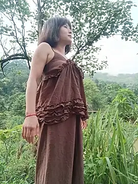 Snapshot of linda_bae00 chatting on 05-19-26, 11:33 linda bae00 online show from 05-19-26, 11:33