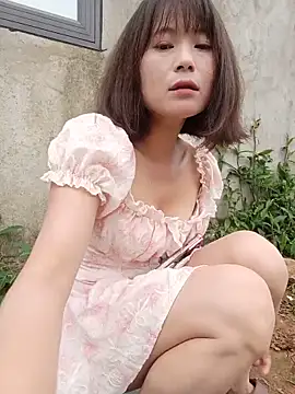 Snapshot of linda_bae00 chatting on 05-23-26, 12:05 linda bae00 online show from 05-23-26, 12:05