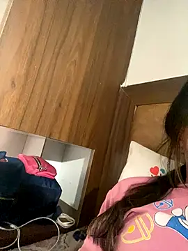 Snapshot of kaylee_demm chatting on 10-24-25, 10:33 kaylee demm online show from 10-24-25, 10:33