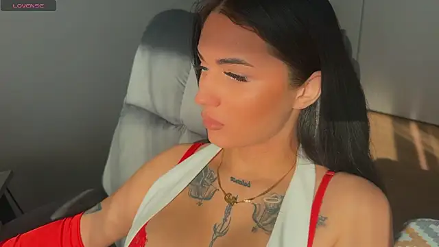 Snapshot of mygoddesshecate chatting on 10-12-25, 04:44 mygoddesshecate online show from 10-12-25, 04:44