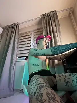 Snapshot of davesinner chatting on 02-08-26, 04:54 davesinner online show from 02-08-26, 04:54