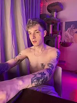 Snapshot of davesinner chatting on 02-23-26, 10:51 davesinner online show from 02-23-26, 10:51