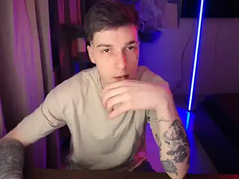 Snapshot of davesinner chatting on 03-02-26, 04:36 davesinner online show from 03-02-26, 04:36