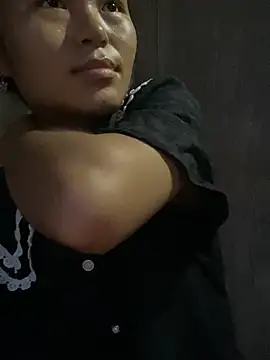 Snapshot of milo_bae chatting on 07-15-26, 10:37 milo bae online show from 07-15-26, 10:37