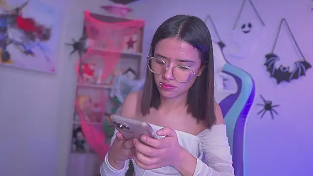 Lana Dreams  online show from 10-31-25, 01:28