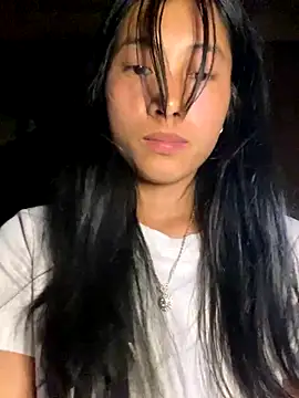 EmLy02 online show from 10-31-25, 11:44