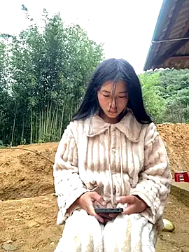 EmLy02 online show from 11-19-25, 12:43