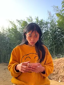 EmLy02 online show from 01-18-26, 12:36