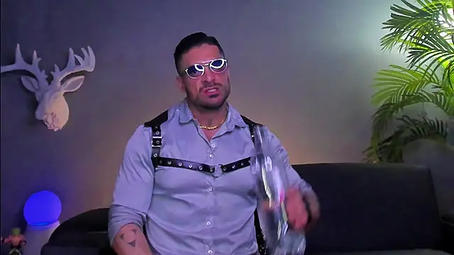 dennis cox1 online show from 12-14-25, 05:24