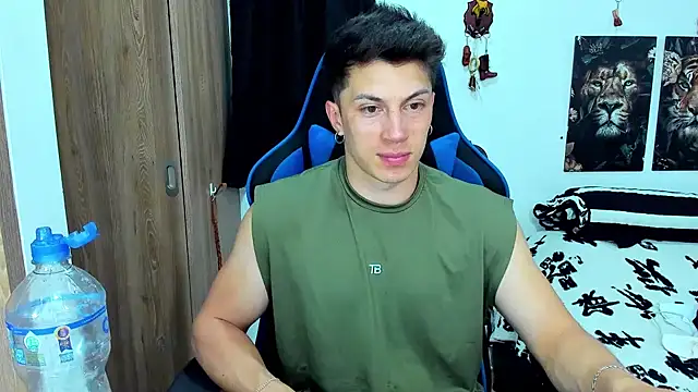 Snapshot of javiersexymann chatting on 02-11-25, 10:18 javiersexymann online show from 02-11-25, 10:18