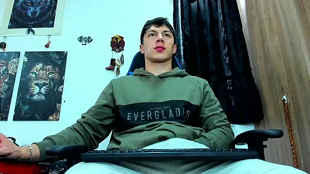 Snapshot of javiersexymann chatting on 03-06-25, 06:26 javiersexymann online show from 03-06-25, 06:26