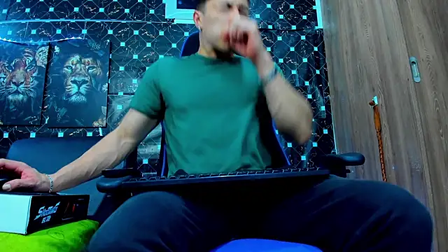 Snapshot of javiersexymann chatting on 09-09-25, 11:15 javiersexymann online show from 09-09-25, 11:15