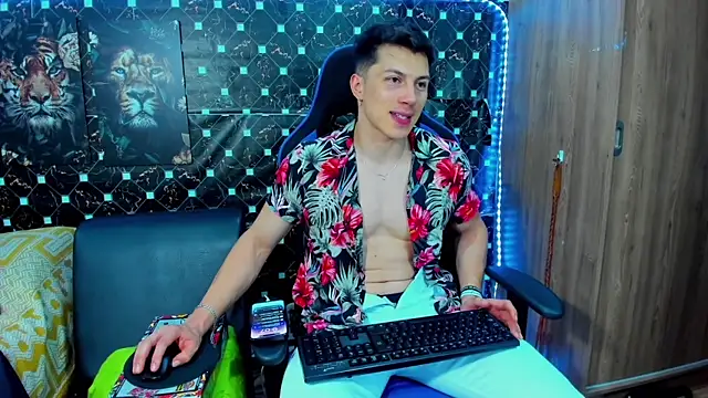 Snapshot of javiersexymann chatting on 09-29-25, 02:06 javiersexymann online show from 09-29-25, 02:06