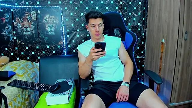 Snapshot of javiersexymann chatting on 10-02-25, 09:55 javiersexymann online show from 10-02-25, 09:55