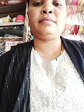 Snapshot of Rajnee33A chatting on 10-31-25, 07:53 Rajnee33A online show from 10-31-25, 07:53