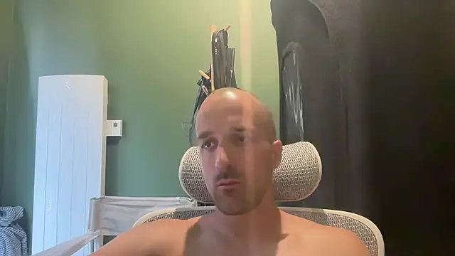 Snapshot of matth24b chatting on 08-07-26, 01:46 matth24b online show from 08-07-26, 01:46