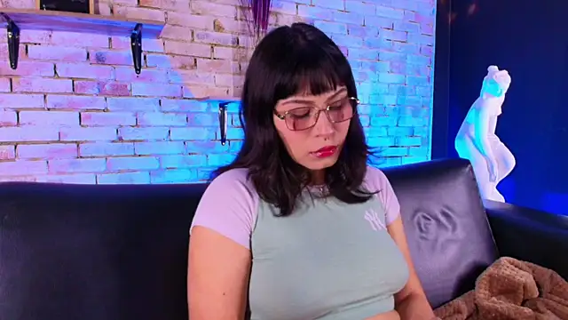 kitty malach online show from 04-11-26, 04:06