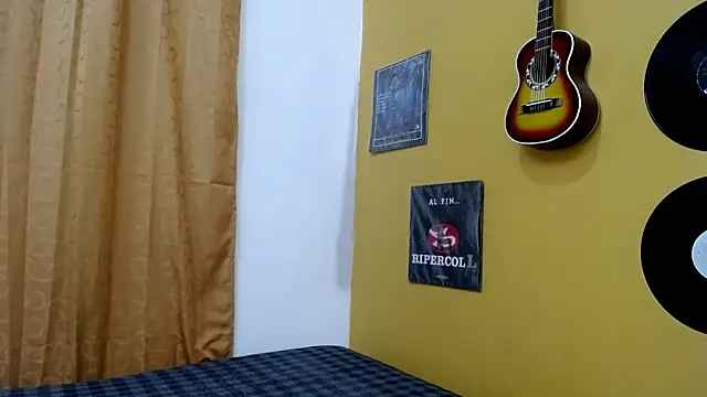 skinnyverus18 online show from 02-12-26, 07:42