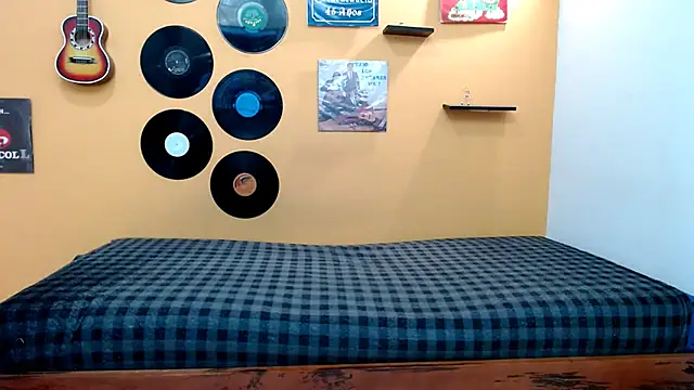 skinnyverus18 online show from 03-08-26, 07:17