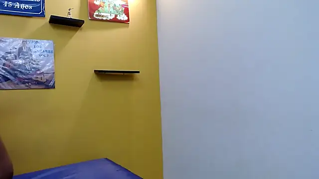 skinnyverus18 online show from 04-11-26, 07:18