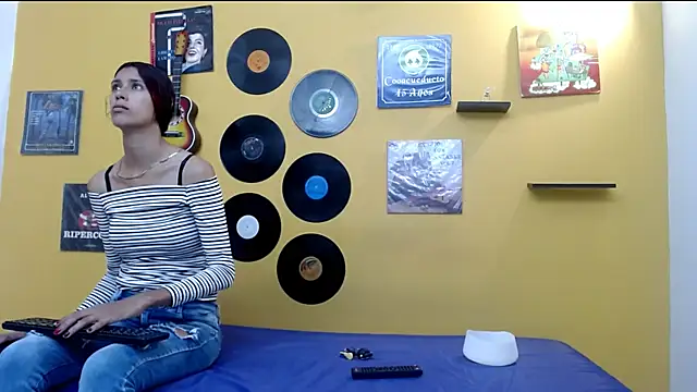 skinnyverus18 online show from 05-10-26, 05:07