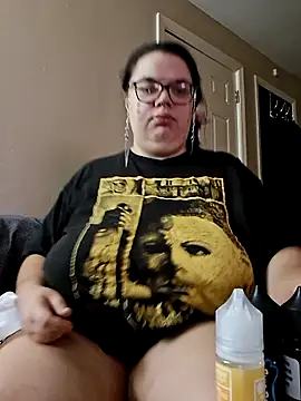 Snapshot of GoddessDess chatting on 10-06-25, 09:29 GoddessDess online show from 10-06-25, 09:29