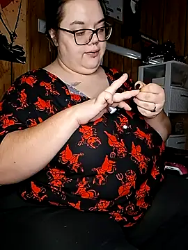 Snapshot of GoddessDess chatting on 10-26-25, 08:15 GoddessDess online show from 10-26-25, 08:15