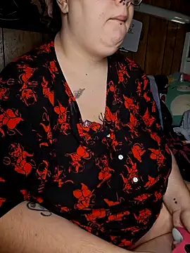 Snapshot of GoddessDess chatting on 10-30-25, 03:46 GoddessDess online show from 10-30-25, 03:46