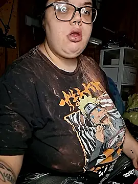 Snapshot of GoddessDess chatting on 10-31-25, 01:01 GoddessDess online show from 10-31-25, 01:01