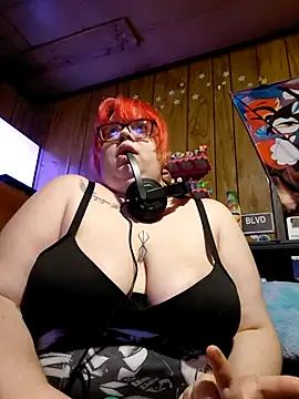 Snapshot of GoddessDess chatting on 04-18-26, 07:12 GoddessDess online show from 04-18-26, 07:12