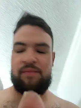 Snapshot of javier_89ER chatting on 02-17-26, 01:24 javier 89ER online show from 02-17-26, 01:24