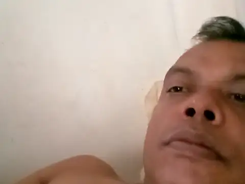 Snapshot of Suranga-55 chatting on 10-16-25, 09:32 Suranga-55 online show from 10-16-25, 09:32