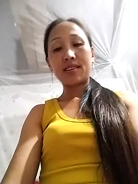 Snapshot of cute_love00 chatting on 09-24-25, 03:43 cute love00 online show from 09-24-25, 03:43