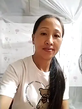 Snapshot of cute_love00 chatting on 09-25-25, 10:52 cute love00 online show from 09-25-25, 10:52