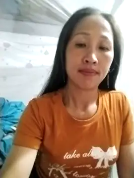Snapshot of cute_love00 chatting on 10-06-25, 10:40 cute love00 online show from 10-06-25, 10:40